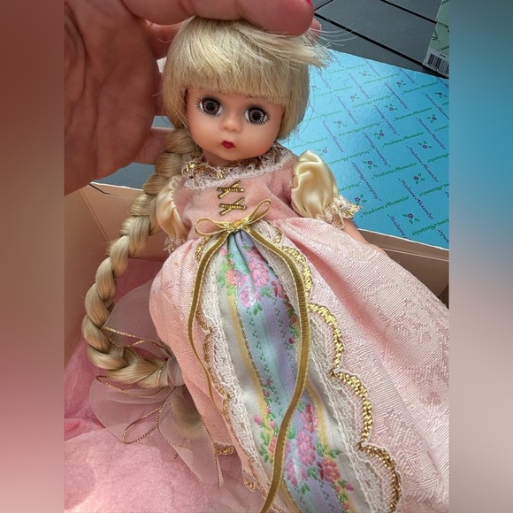 Madame Alexander Rapunzel Princess Doll in box - Picture 1 of 7